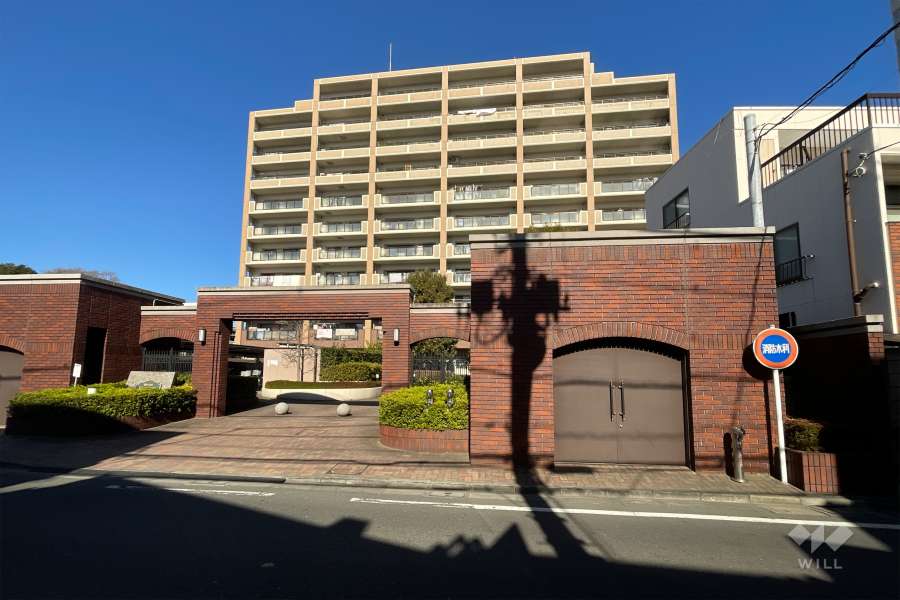 日神パレステージ町屋の外観（南側から）