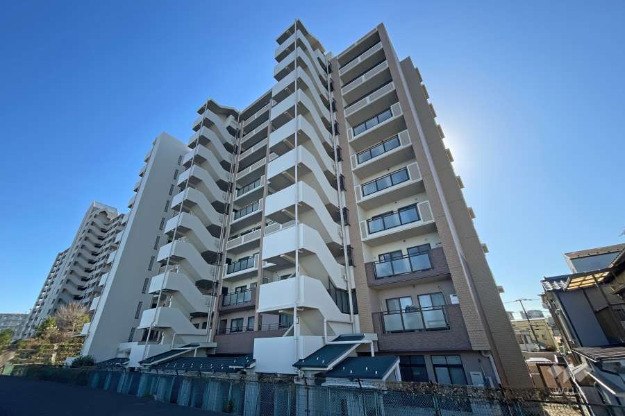 日神パレステージ町屋の外観（北西側から）