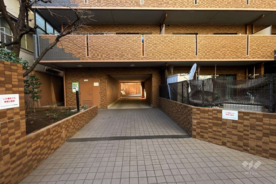 駐車場の出入り口