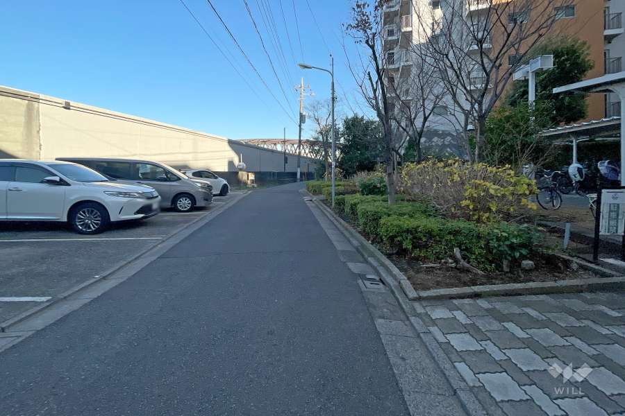 敷地北側の前面道路