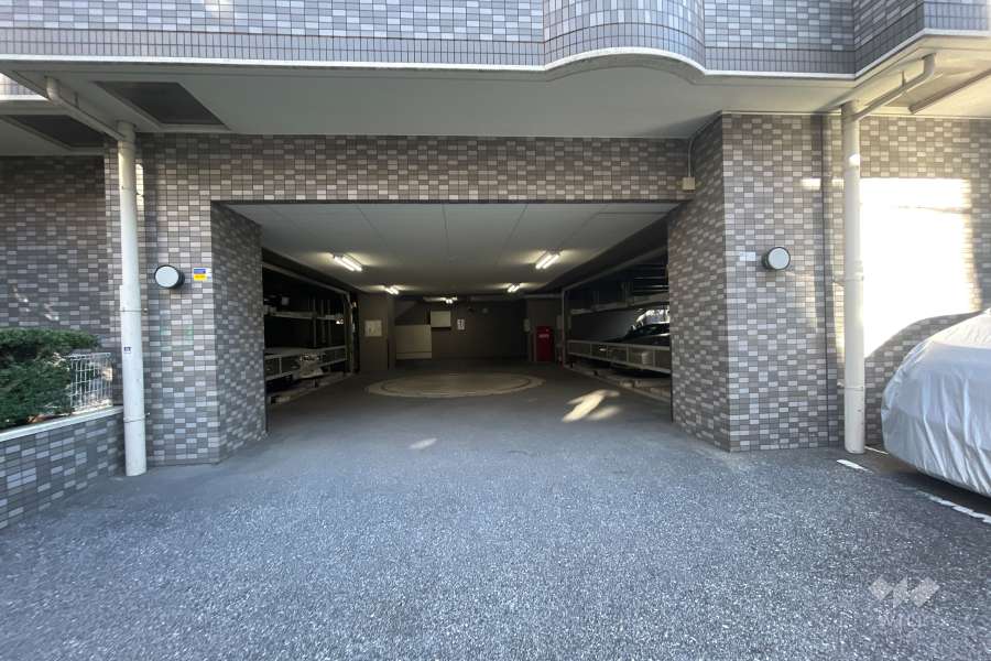 敷地内駐車場（屋内機械式）
