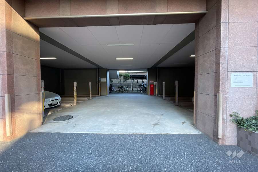 敷地内駐車場（屋内機械式）