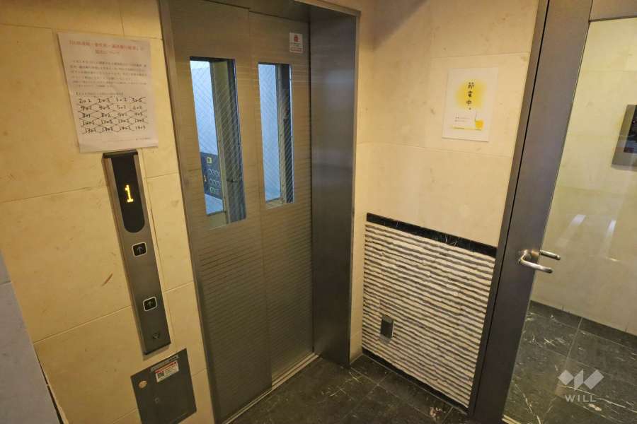 共用のエレベーター