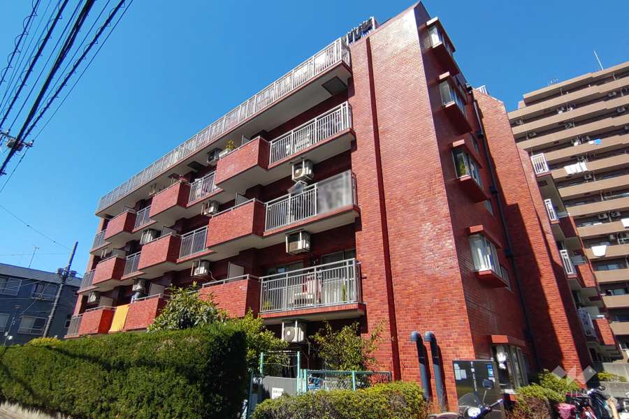 エルアルカサル西日暮里の外観（南東側から）