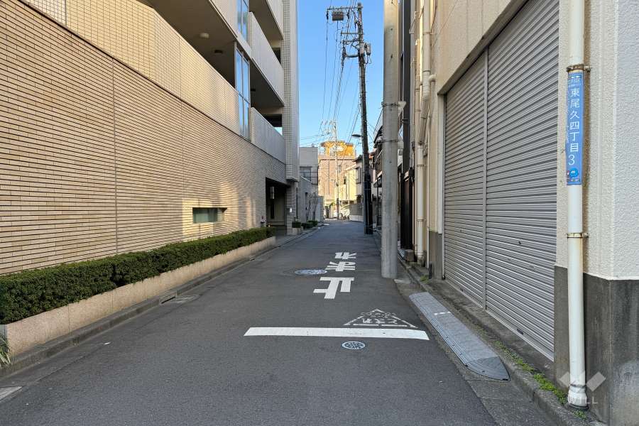 敷地北側の前面道路