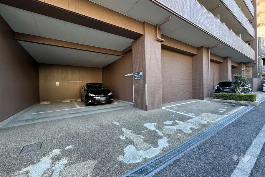 敷地内駐車場（屋内平面式）