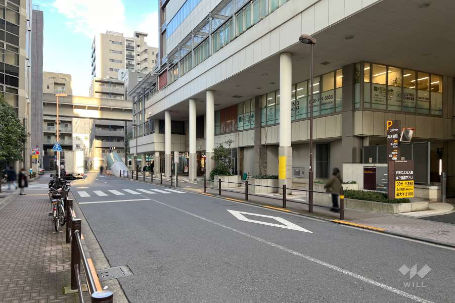 敷地北西側の前面道路