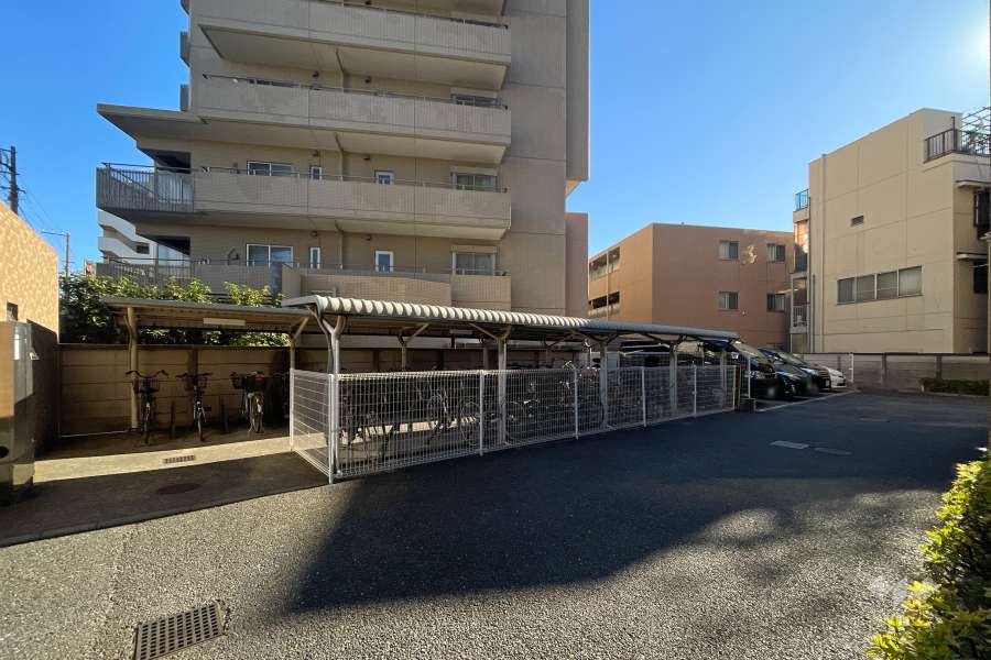 敷地内駐車場（屋外平面式）・駐輪場