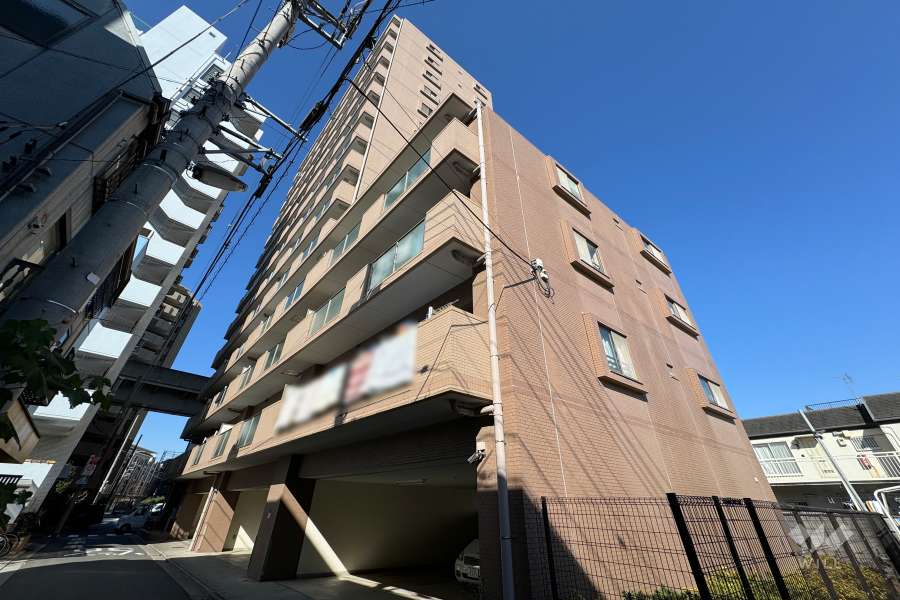 日神パレステージ田端の外観（南東側から）