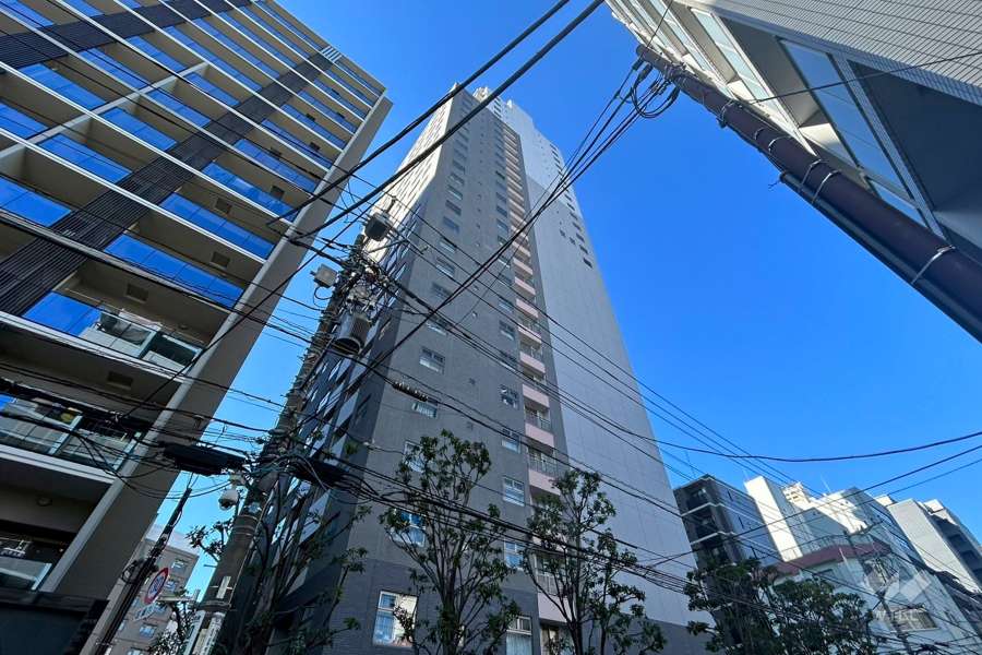 日暮里アインスタワーの外観（東側から）