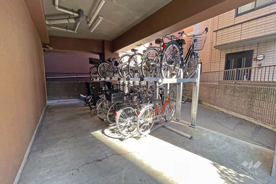 屋内に設けられた駐輪場
