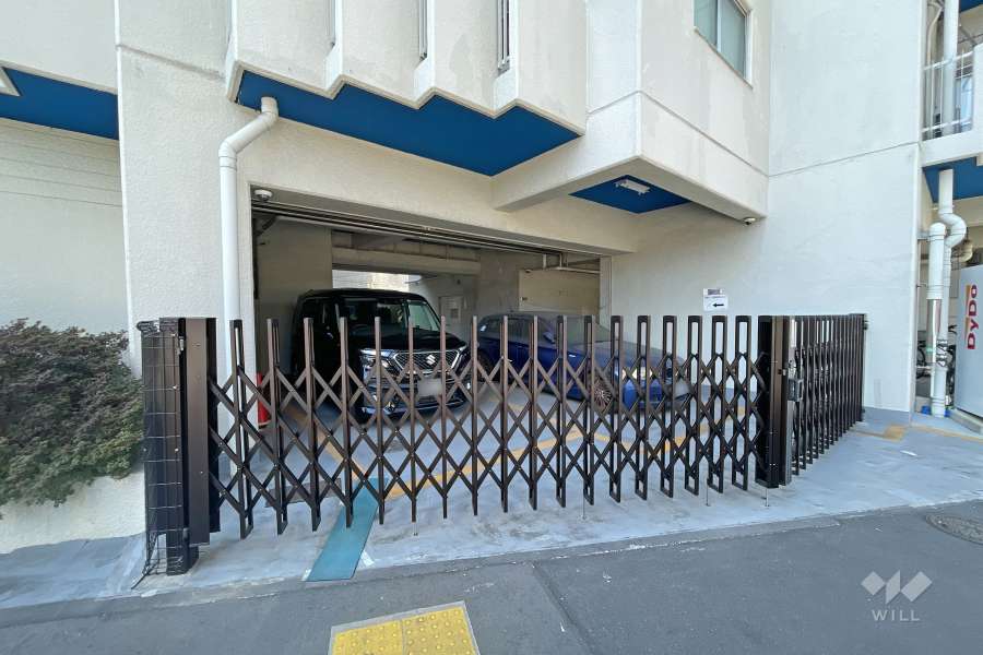 駐車場の出入り口