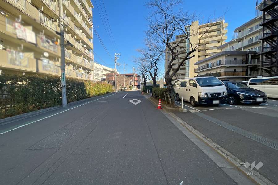 敷地北側の前面道路
