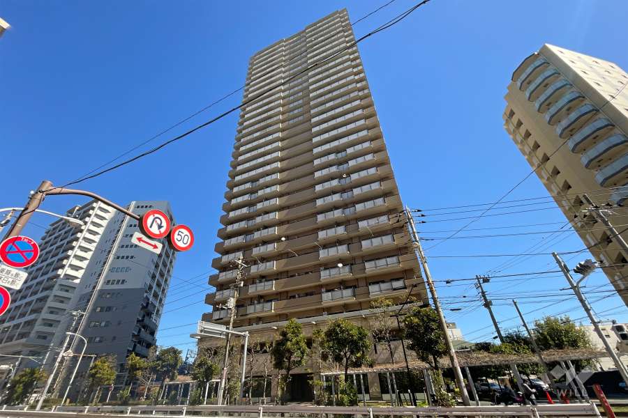 東京アルバタワーの外観（南西側から）