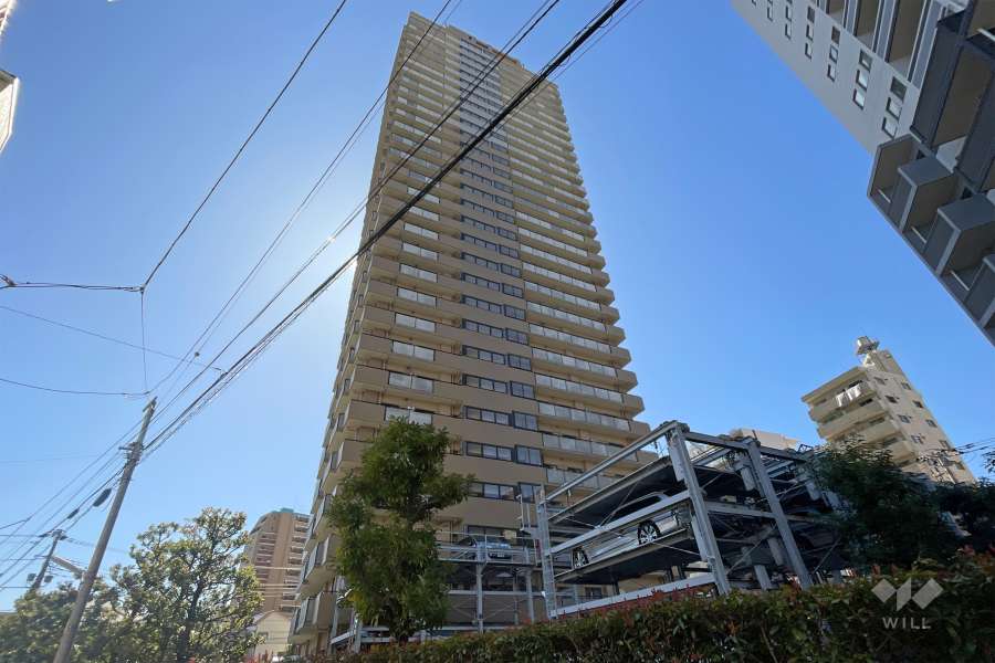 東京アルバタワーの外観（北側から）