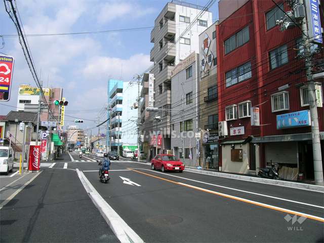 敷地の東側には国道176号線が走っています