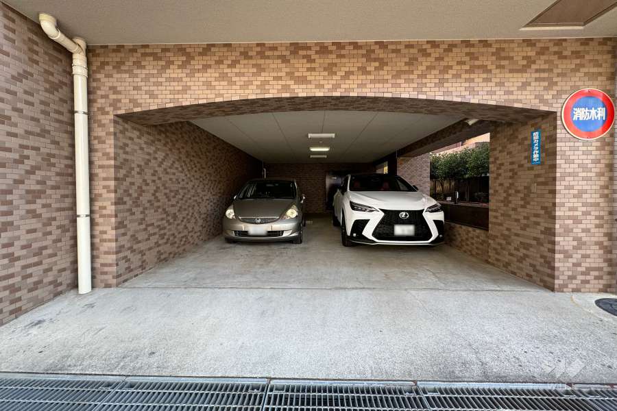 敷地内駐車場（屋内平面式）