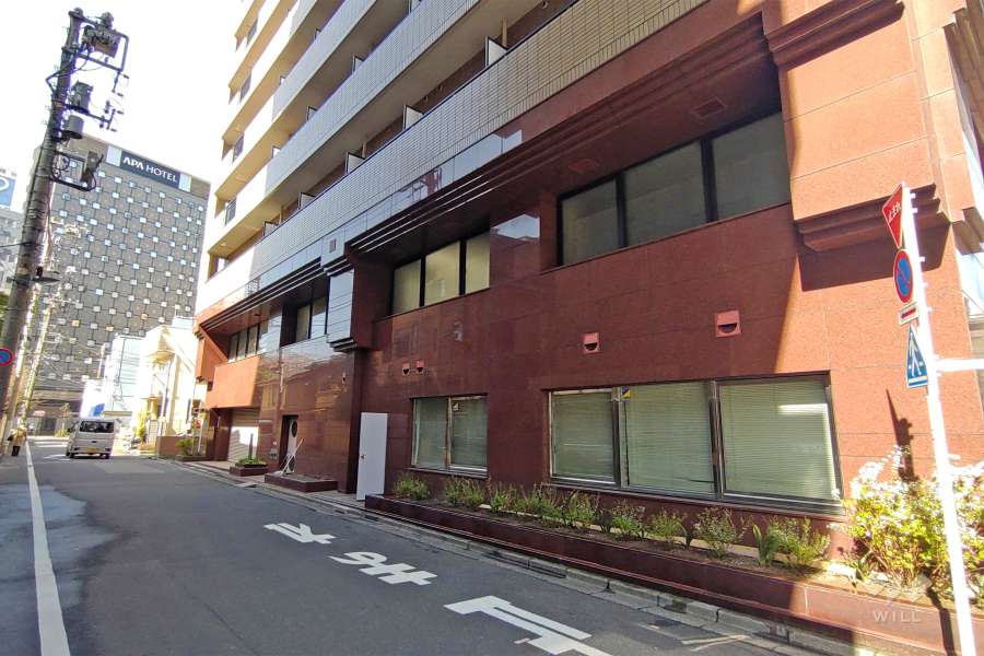 敷地南東側の前面道路（北東側から）