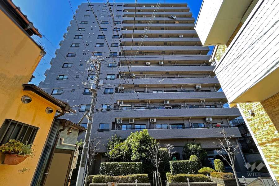 シーアイマンション日暮里の外観（東側から）