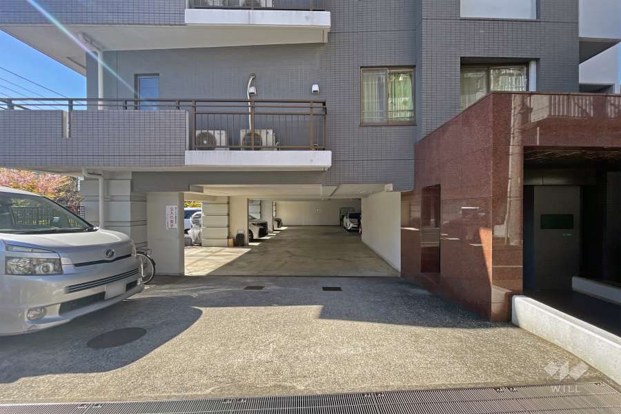 駐車場の出入り口