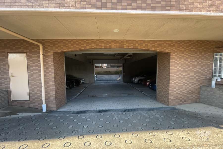 駐車場の出入り口