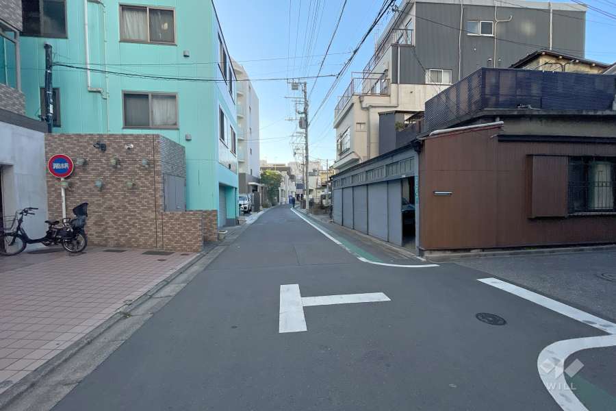敷地北側の前面道路
