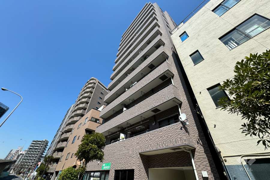 キャッスルマンション町屋参番館の外観（南東側から）