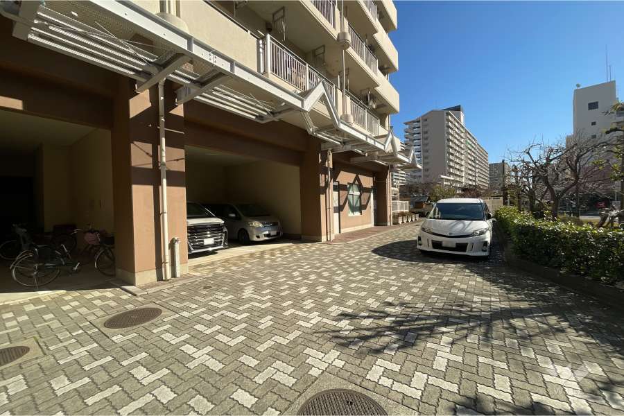 敷地内駐車場（屋内平面式）