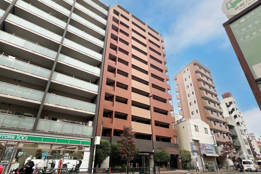 ジェイシティ西日暮里の外観（東側から）