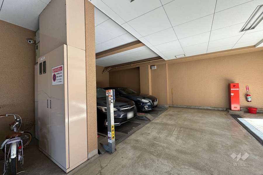敷地内駐車場（屋内機械式）