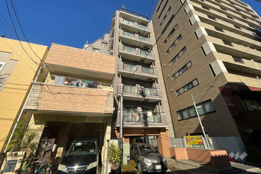 レジェンド日暮里２の外観（南側から）