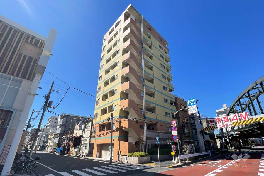 ディナスティーア三ノ輪の外観（北東側から）