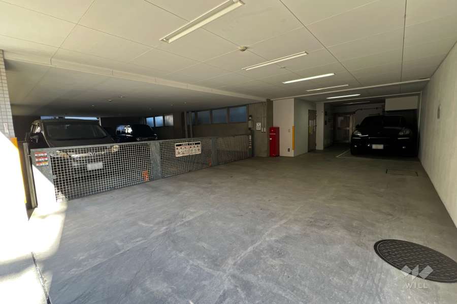 敷地内駐車場（屋内平面式、屋内機械式）