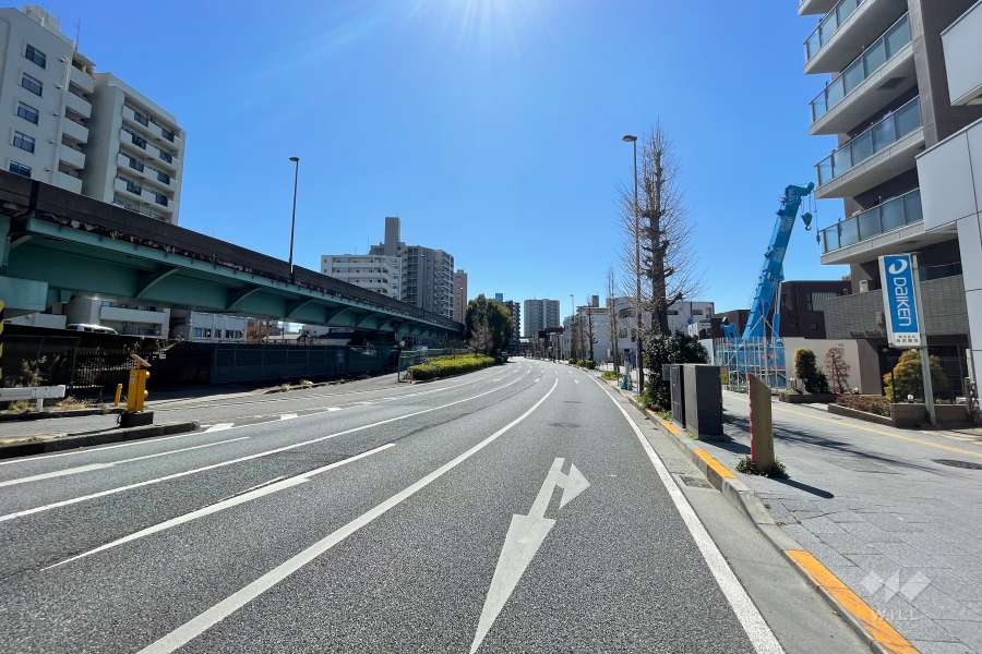 敷地東側の前面道路　
