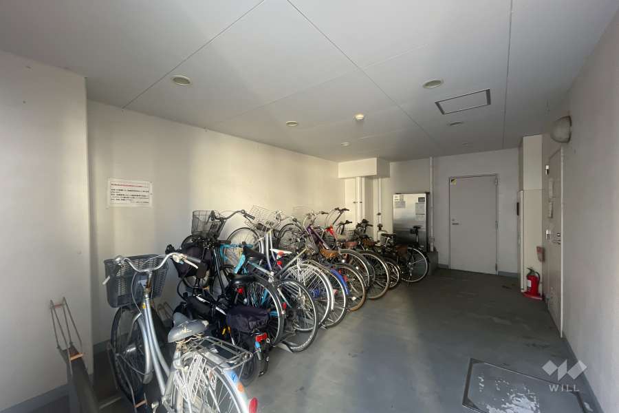 屋内に設けられた駐輪場