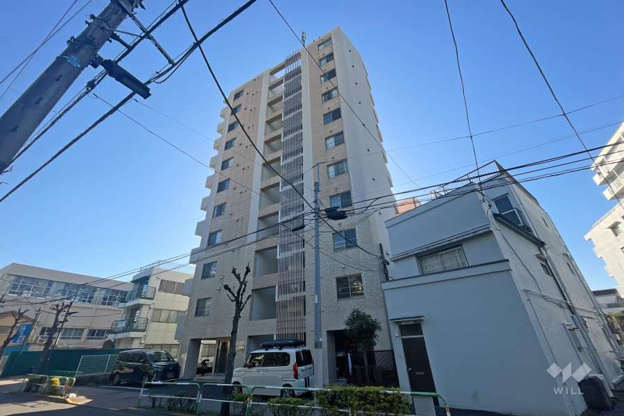 レアシス西日暮里の外観（北西側から）