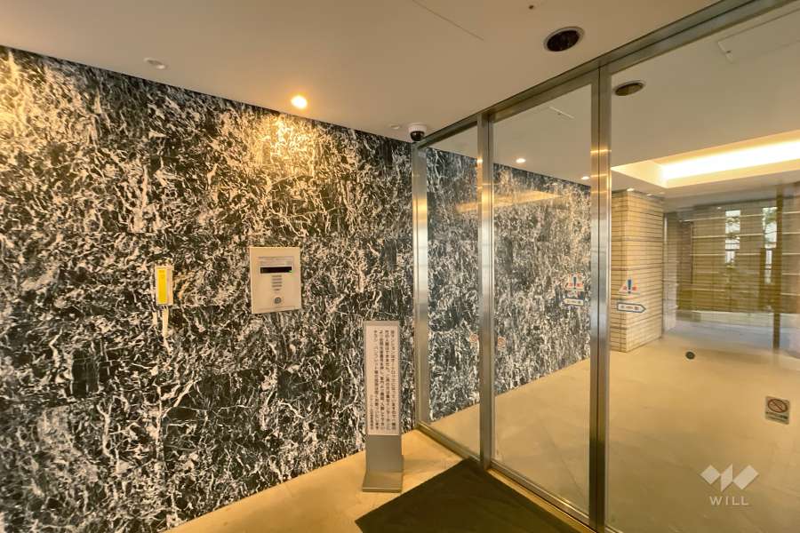 エントランスはオートロック付きです。