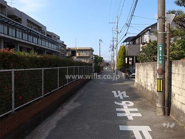 敷地の北側は一戸建てが建ち並ぶ住宅地です。