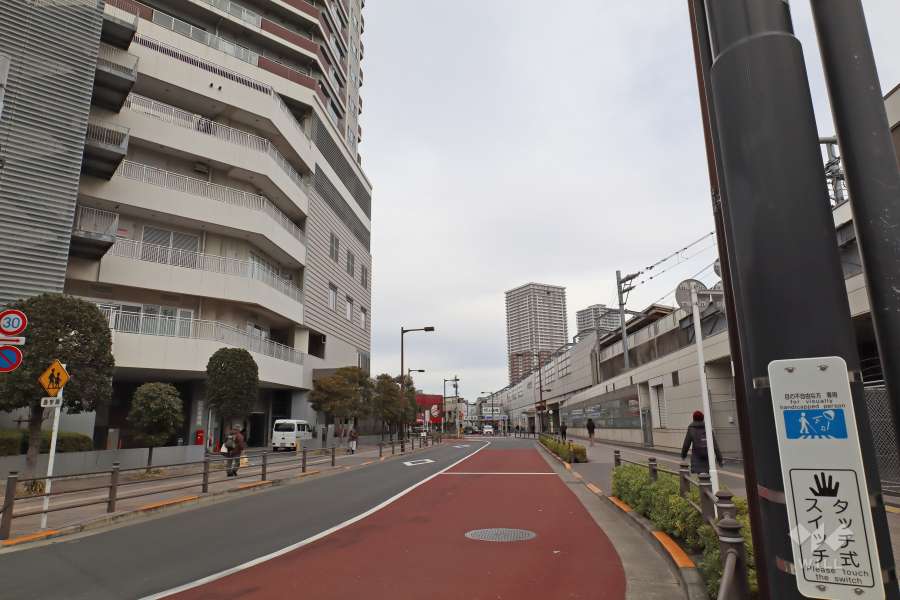 敷地南東側の前面道路