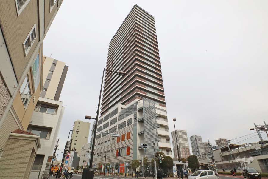 ブランズタワー南千住の外観(南西側から)