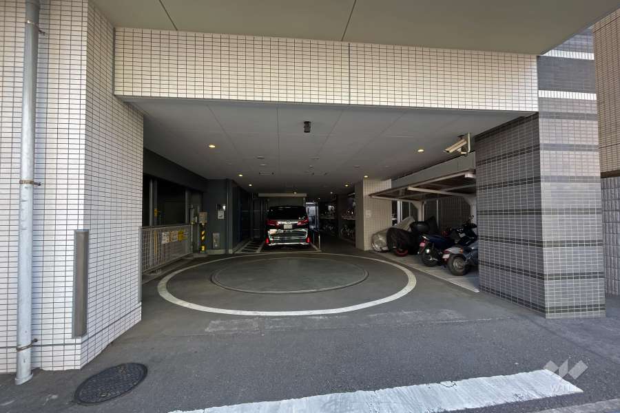 敷地内駐車場（屋内機械式、屋内平面式）