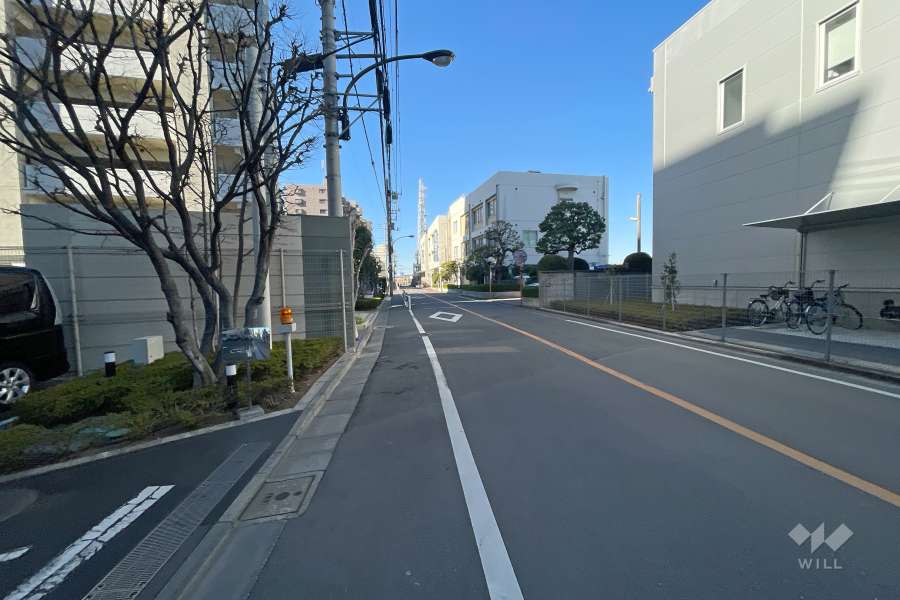 敷地北側の前面道路