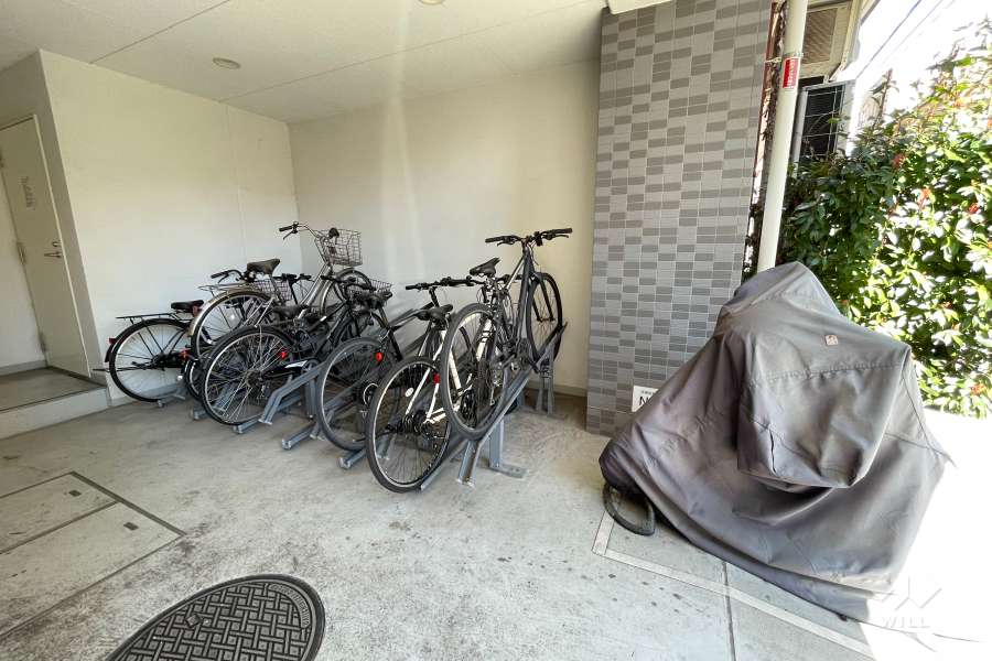 駐輪場とバイク置場