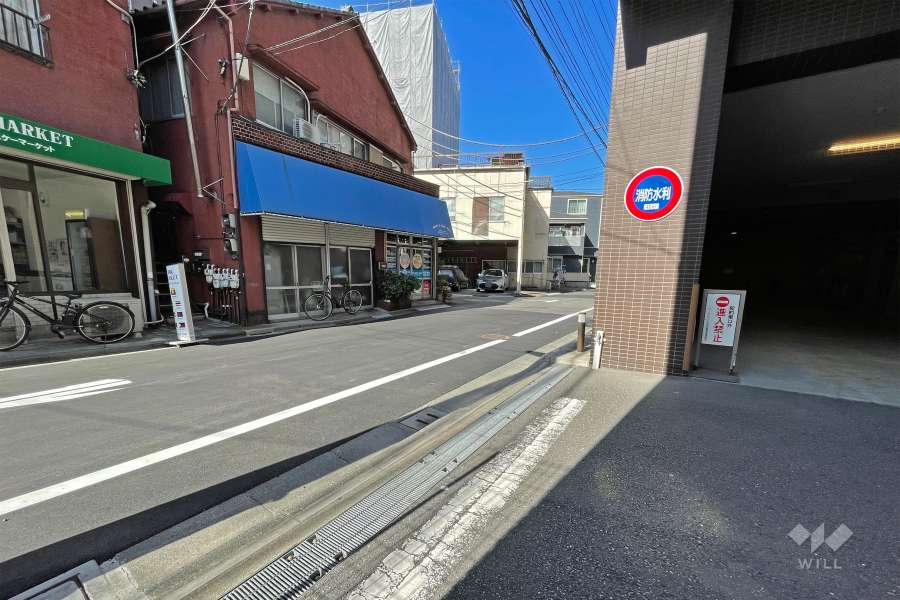 駐車場の出入り口