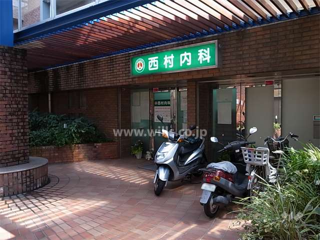 1階には店舗が入っています。