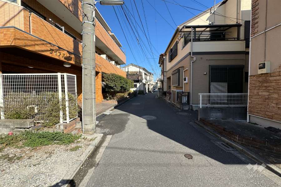 敷地東側の前面道路　