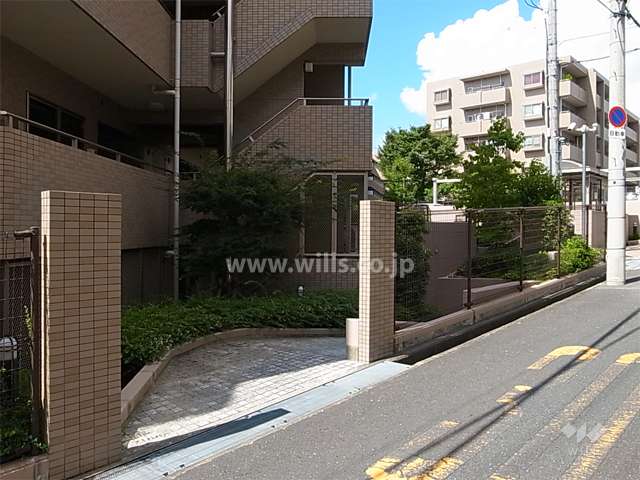 駐輪場入り口