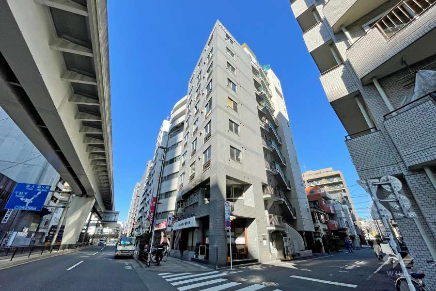 日神パレス日暮里の外観（南側から）