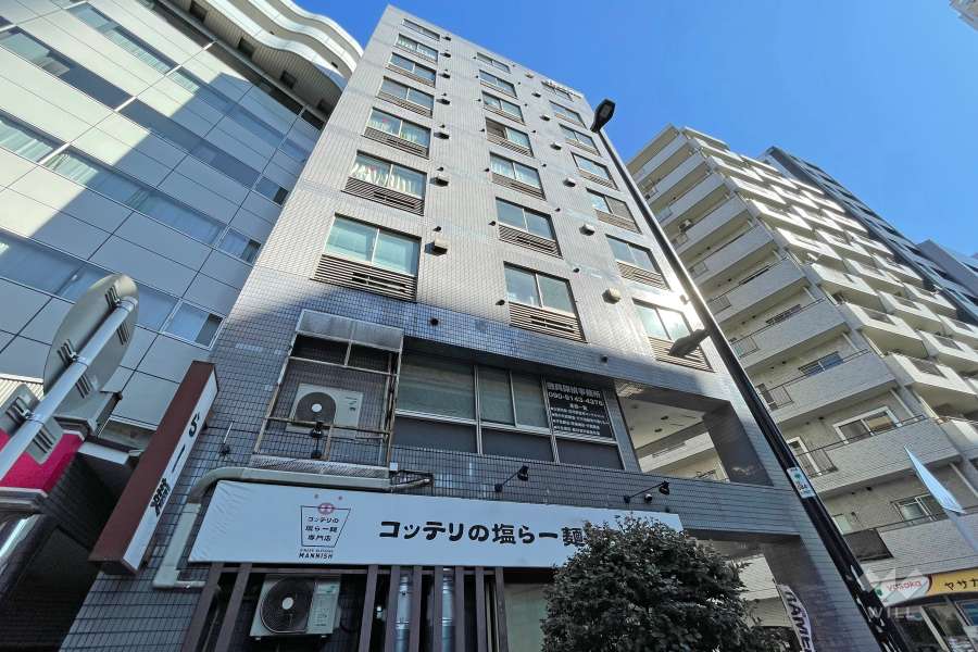 日神パレス日暮里の外観（南西側から）