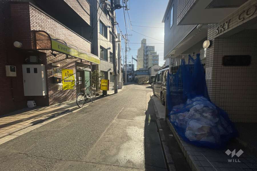 敷地北東側の前面道路